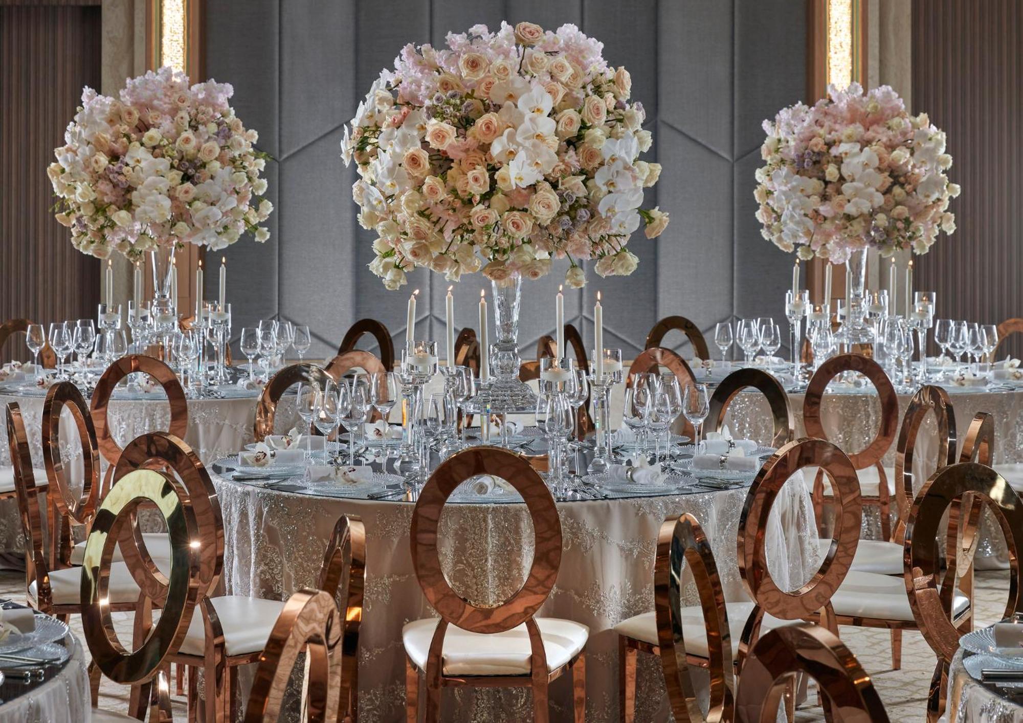 ホテル マンダリン オリエンタル ジュメイラ ドバイ エクステリア 写真 The ballroom at the Ritz-Carlton, DIFC