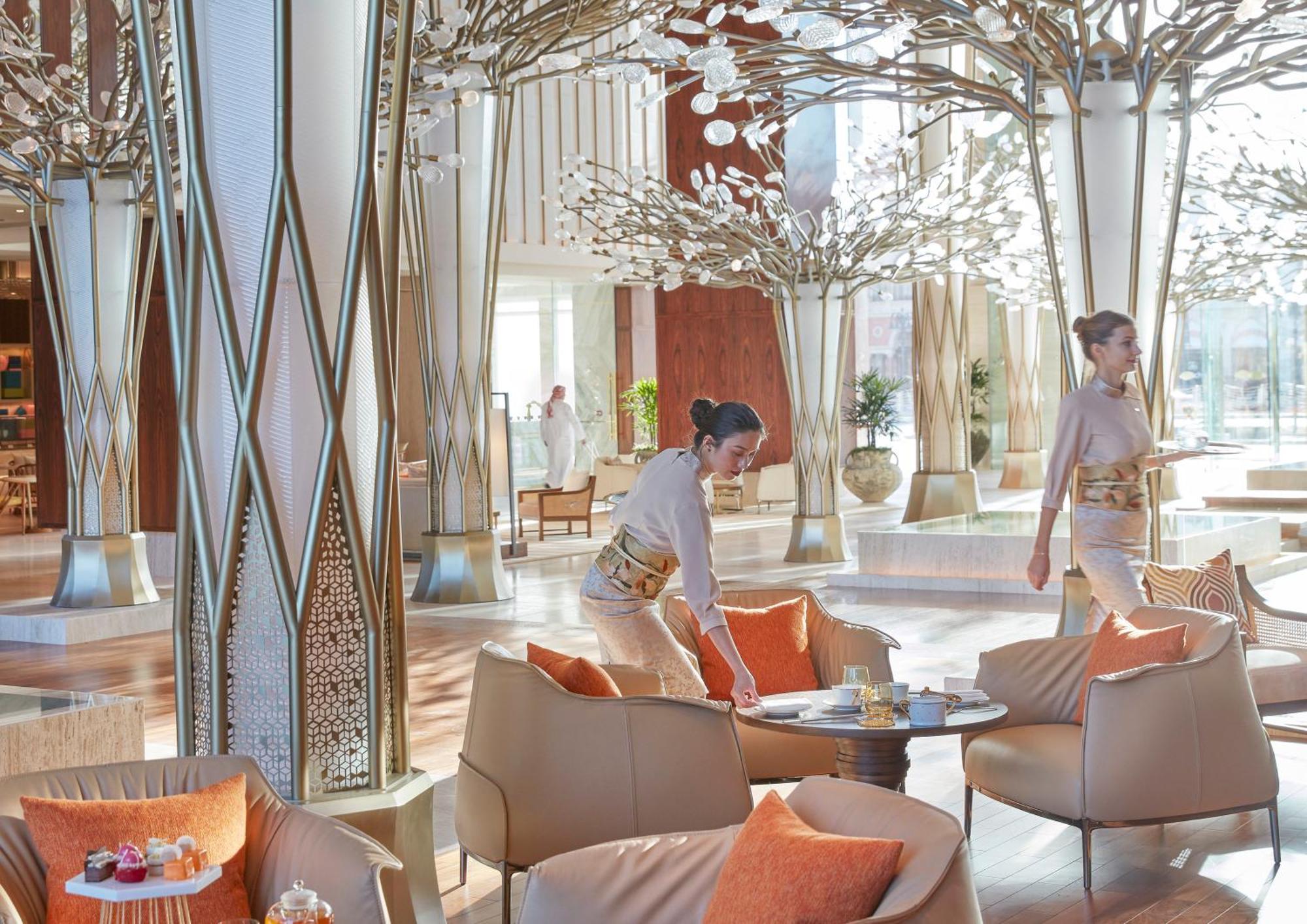 ホテル マンダリン オリエンタル ジュメイラ ドバイ エクステリア 写真 The lobby of the hotel