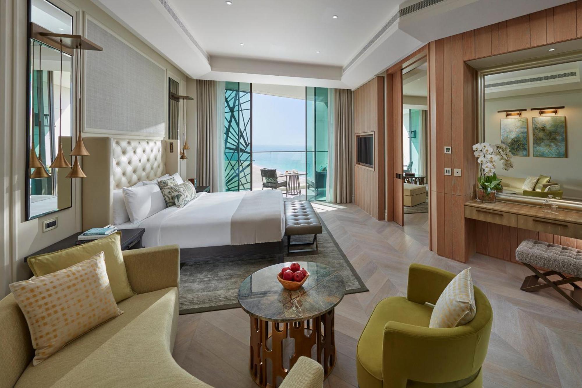 ホテル マンダリン オリエンタル ジュメイラ ドバイ エクステリア 写真 A bedroom at the hotel